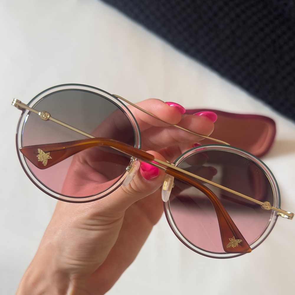 Guccci sunglasses with case - Picture 5 of 6